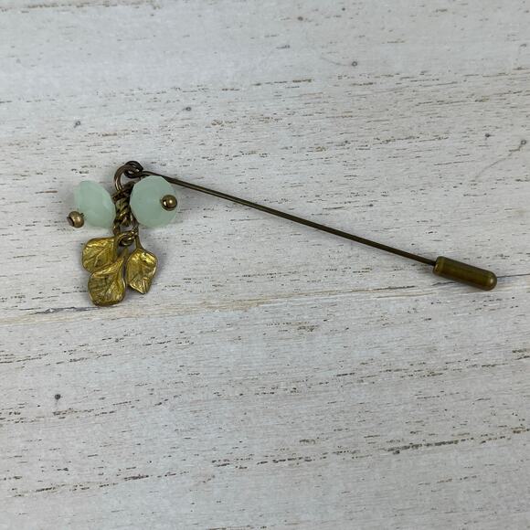 🍃 Brass Gold Tone Stick Pin Leaves Charm Mint Green Faceted Dangling Beads - Picture 1 of 16